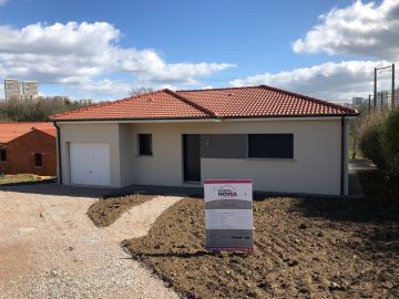 Une très jolie maison réceptionnée la semaine dernière à #Landouge. Bravo à toute l'équipe pour cette réalisation !

Et beaucoup de bonheur aux heureux...